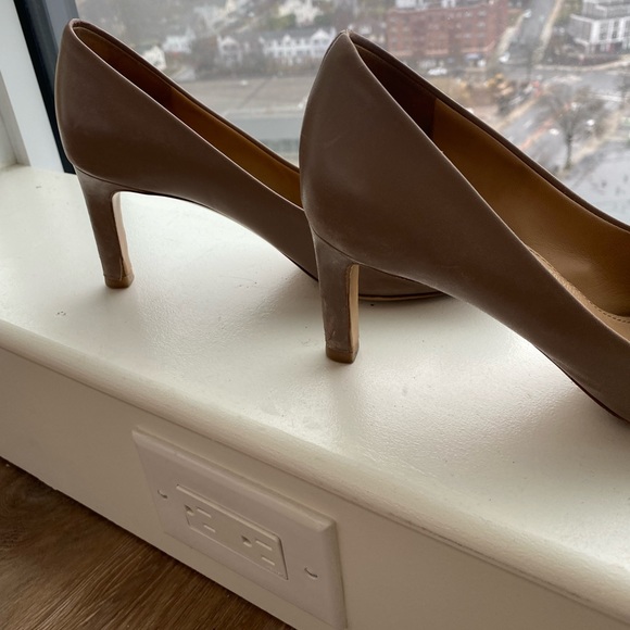 FERRAGAMO women’s low heeled pump bow! - Picture 4 of 5